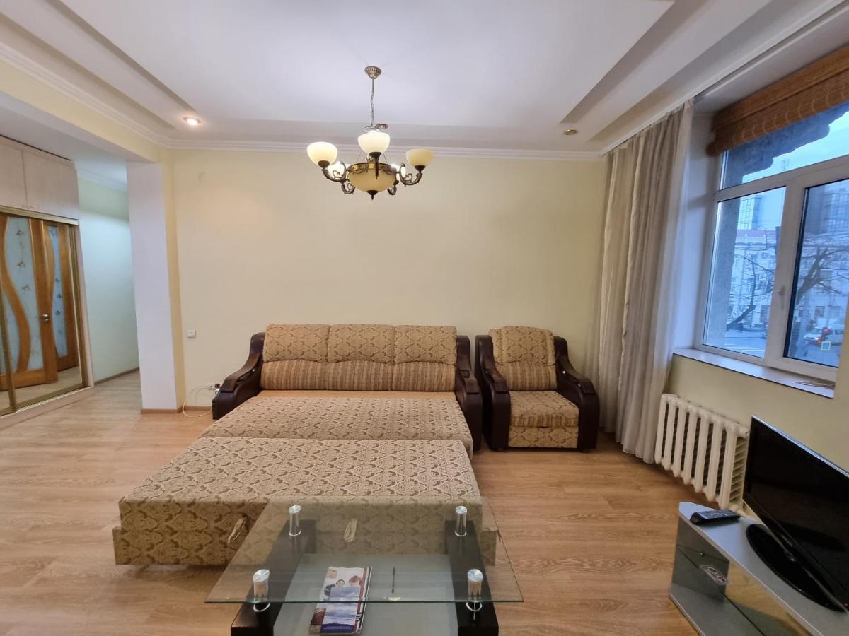 Stefan Cel Mare Boulevard Ultracentral Apartments In The Center Chisinau Exterior photo