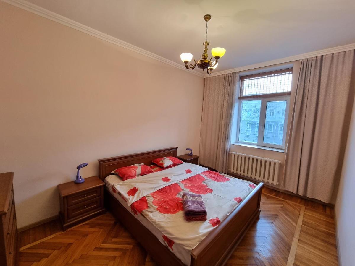 Stefan Cel Mare Boulevard Ultracentral Apartments In The Center Chisinau Exterior photo