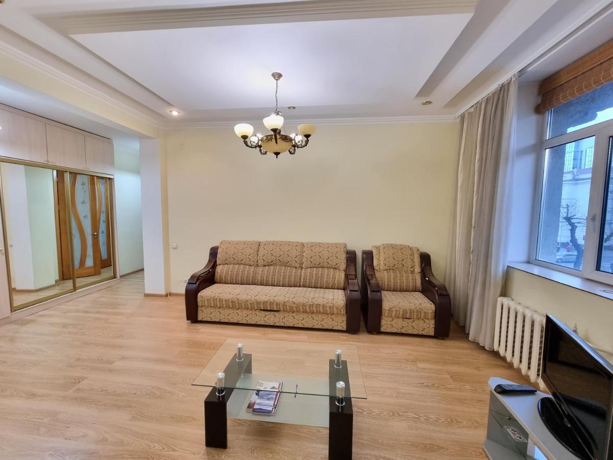 Stefan Cel Mare Boulevard Ultracentral Apartments In The Center Chisinau Exterior photo