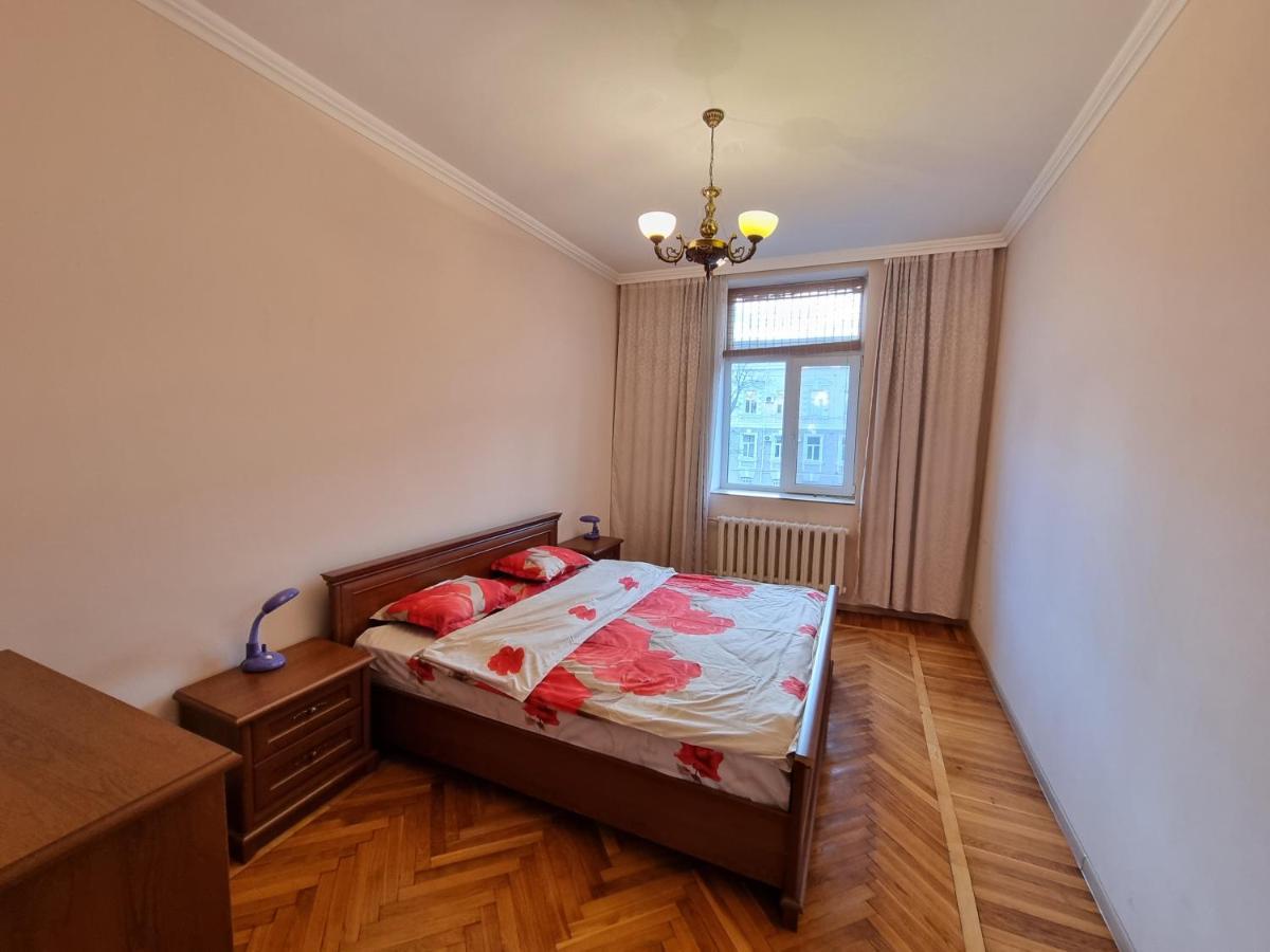 Stefan Cel Mare Boulevard Ultracentral Apartments In The Center Chisinau Exterior photo