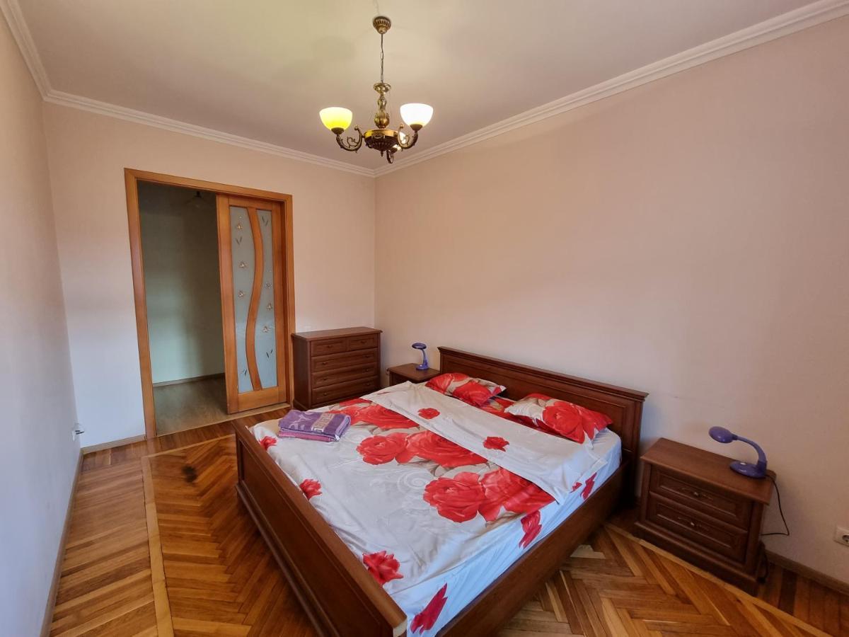 Stefan Cel Mare Boulevard Ultracentral Apartments In The Center Chisinau Exterior photo