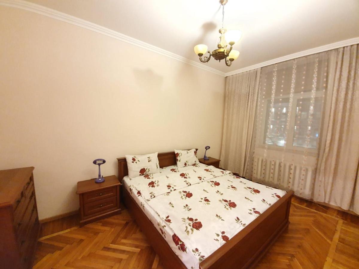 Stefan Cel Mare Boulevard Ultracentral Apartments In The Center Chisinau Exterior photo