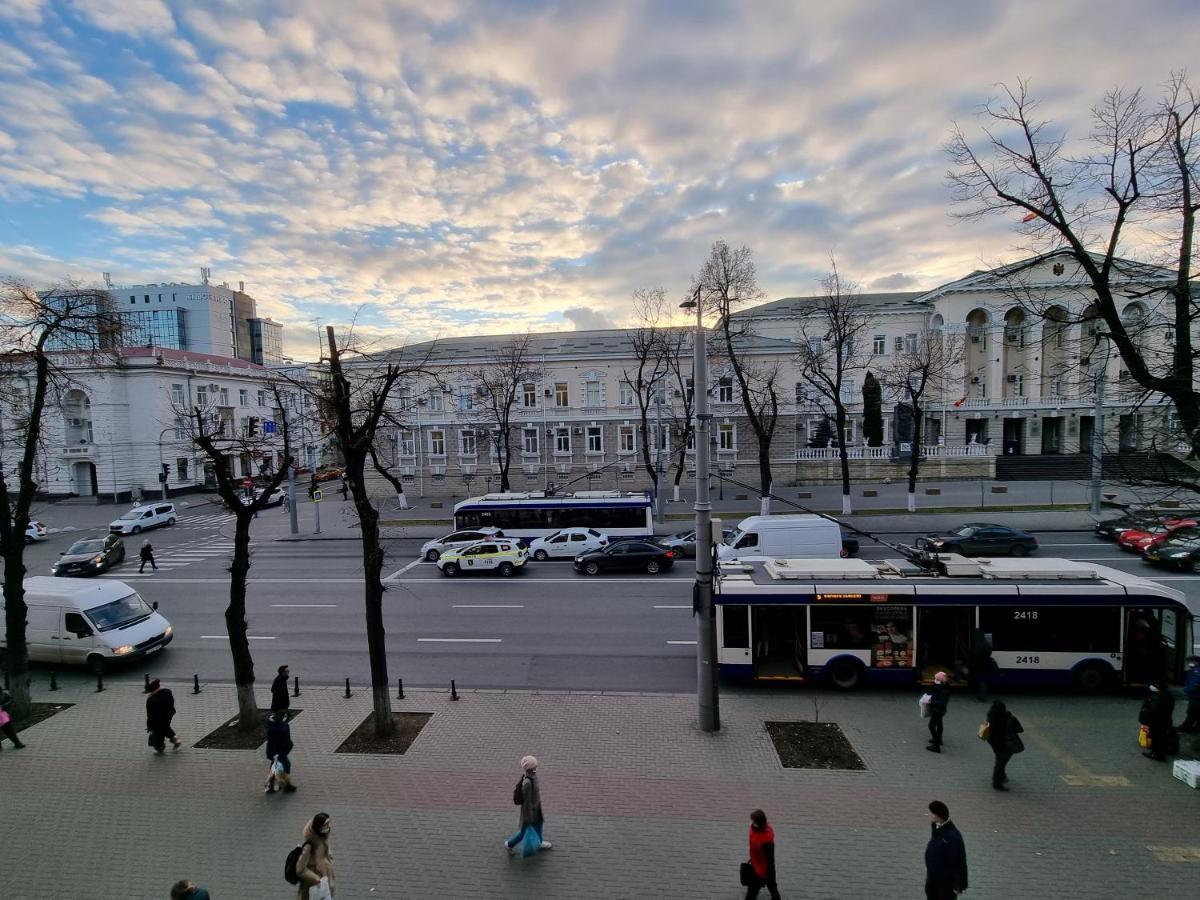 Stefan Cel Mare Boulevard Ultracentral Apartments In The Center Chisinau Exterior photo